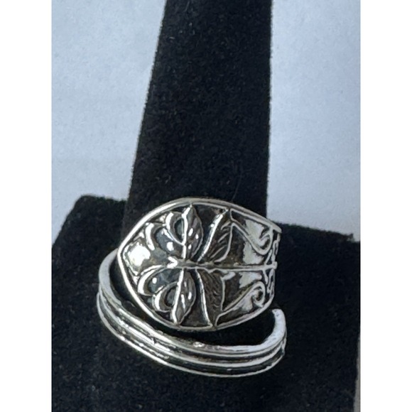 Jewelry - Silver Tone Flower Wrap Open Band Ring Adjustable Metal Size 8 MPN 0163